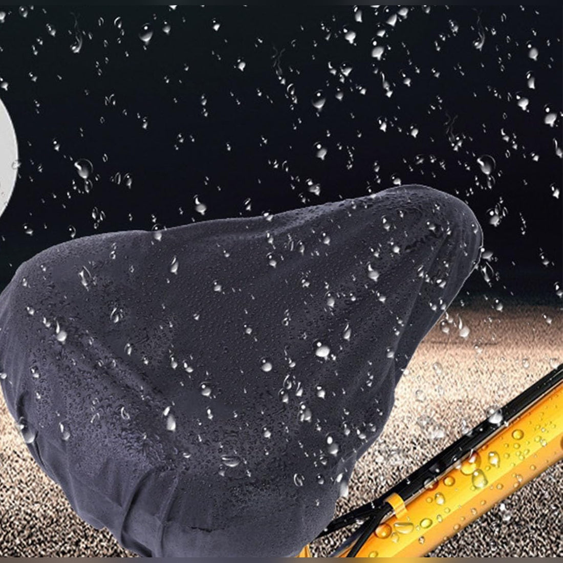 De meegeleverde regenhoes houdt het zadel droog